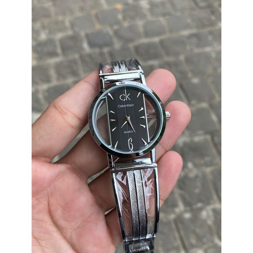 Classy Calvin Klein Watch For Women (SG8550)